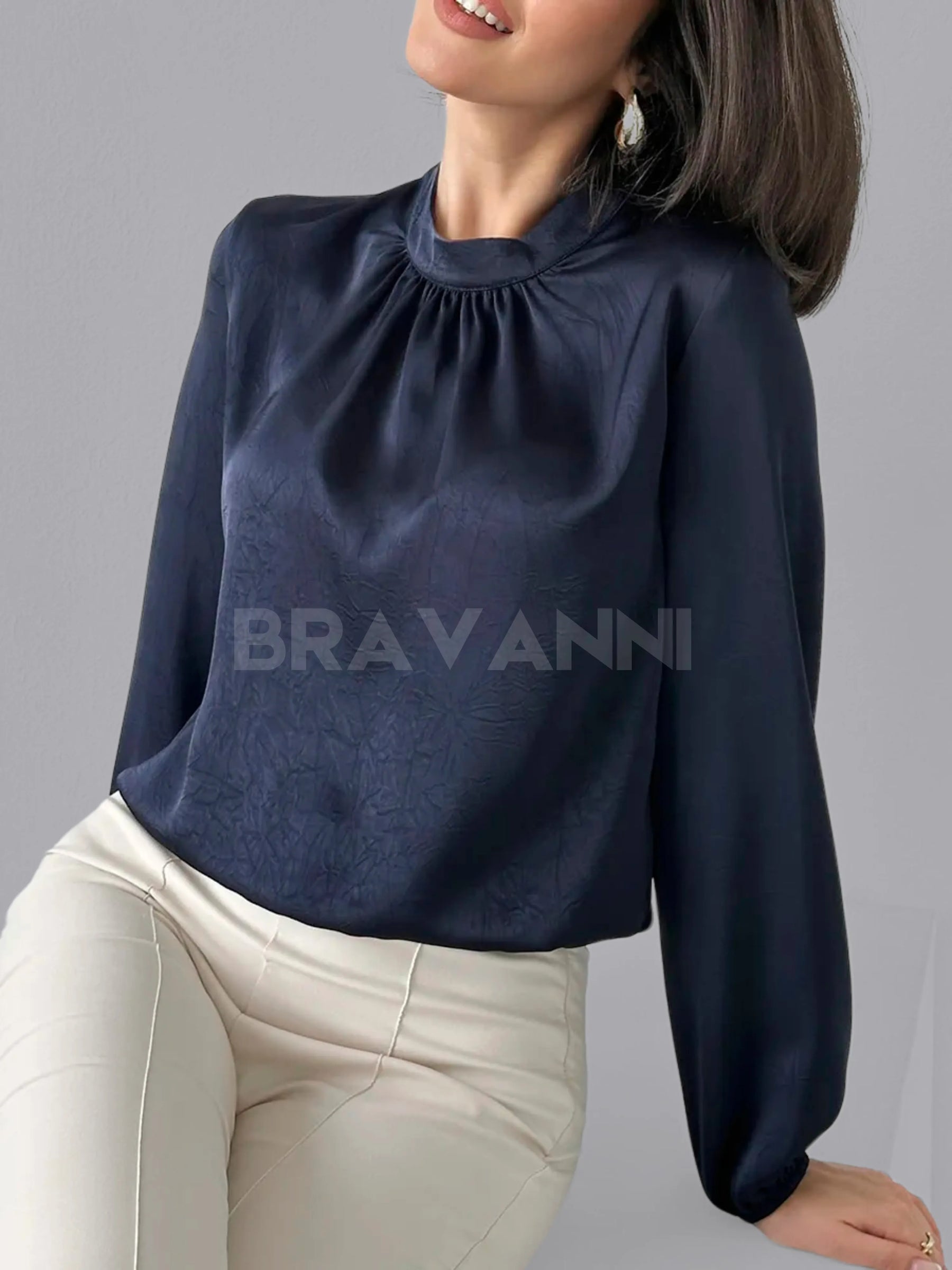 Blusa Feminina de Linho com Fita de Cetim e Botões - RetroFlow