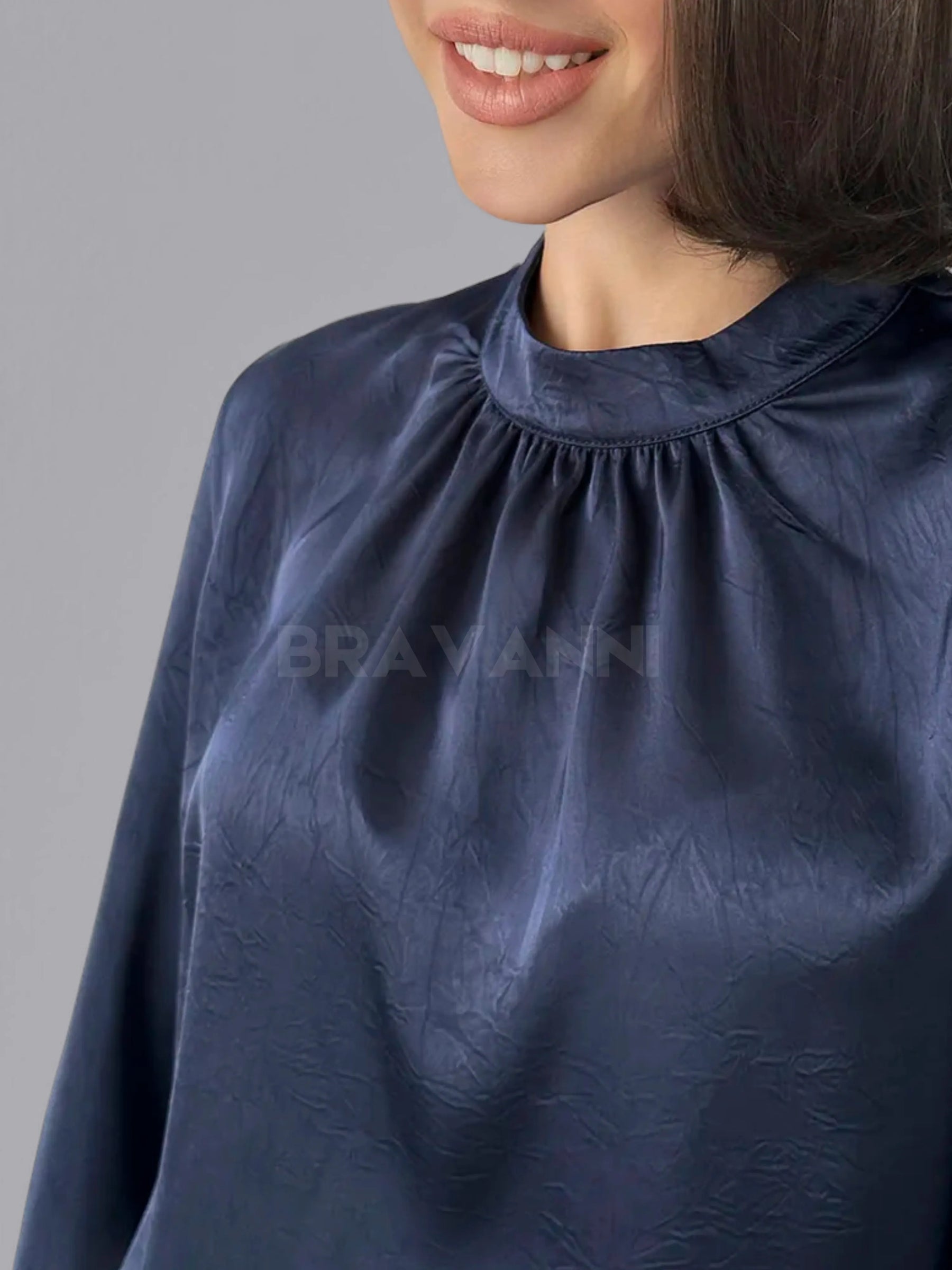 Blusa Feminina de Linho com Fita de Cetim e Botões - RetroFlow