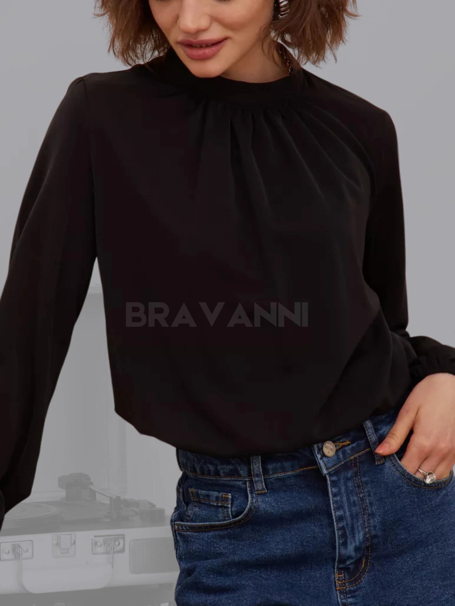 Blusa Feminina de Linho com Fita de Cetim e Botões - RetroFlow