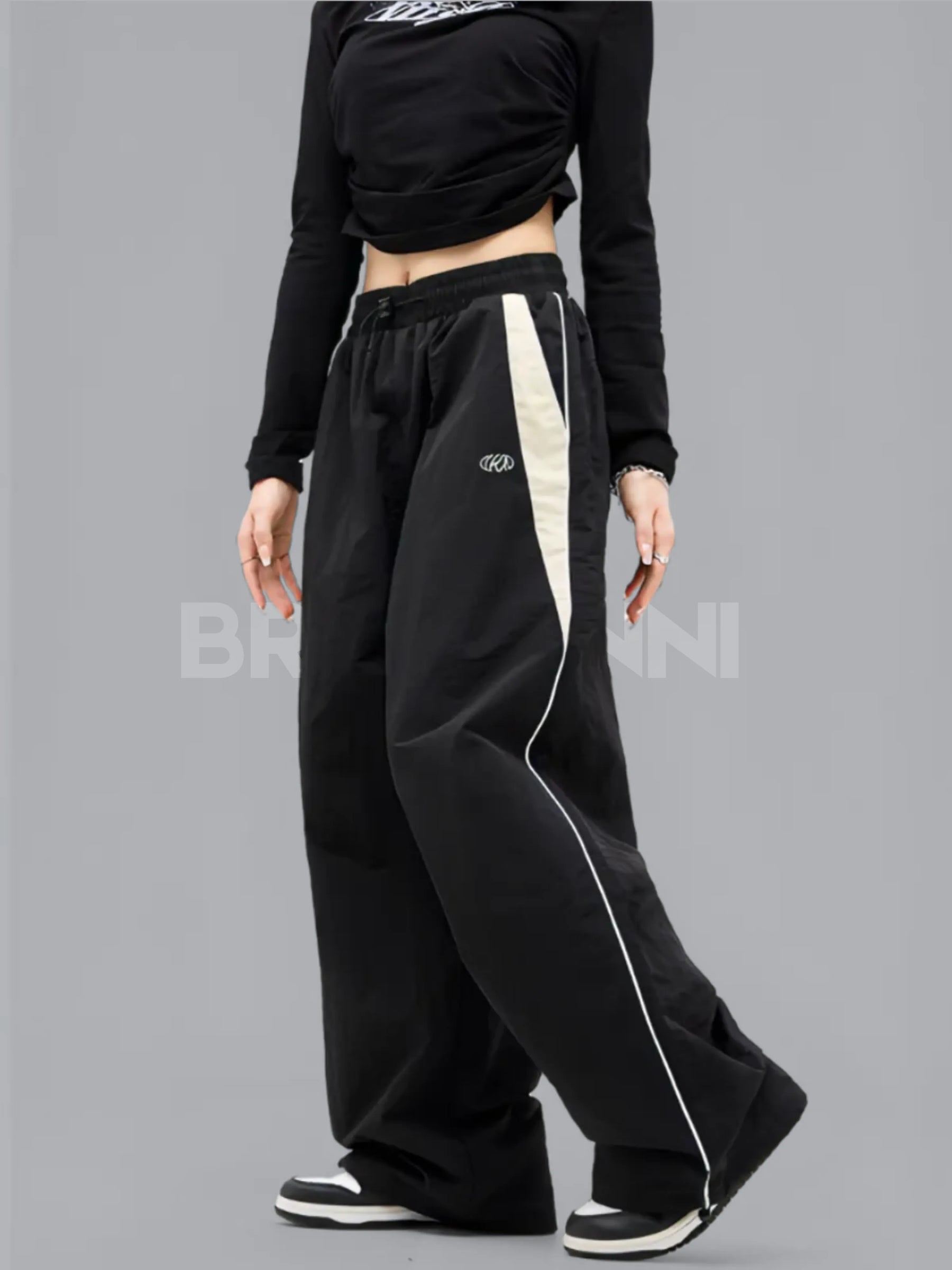 Calça Cargo Oversized com Cintura Alta e Bolsos - StreetPulse