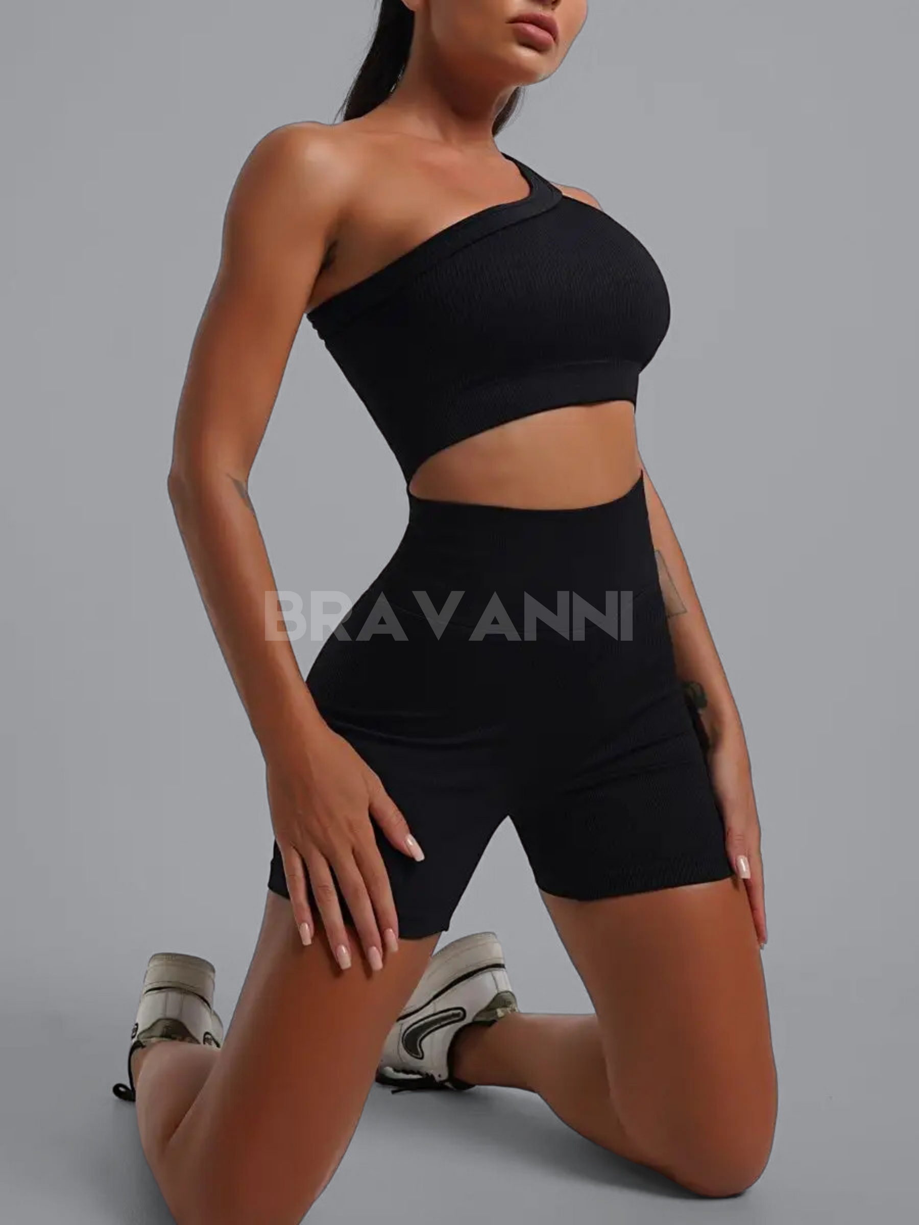 Conjunto Fitness com Top de Ombro Único e Short de Cintura Alta - ActivePulse