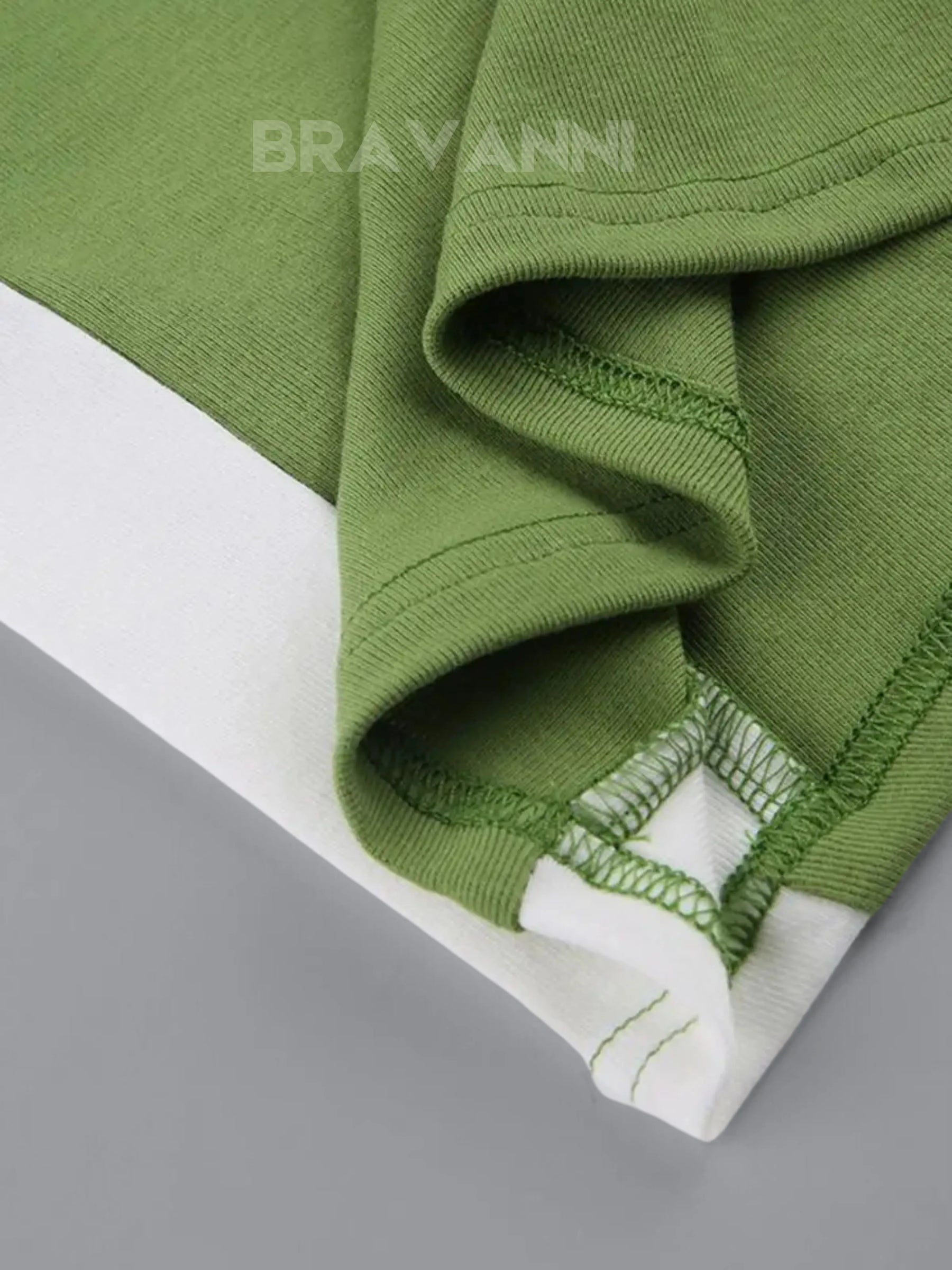 Cropped com faixa Branca e Decote Redondo - VibeRush