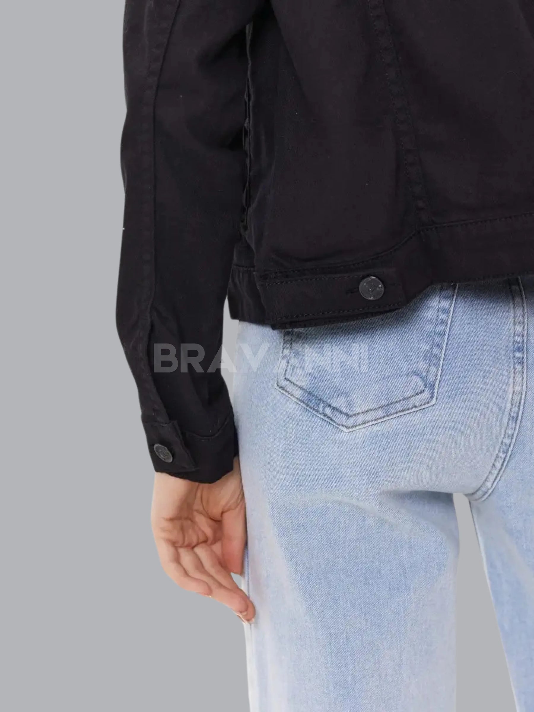 Jaqueta Jeans Oversized com Bolsos Laterais - FreeVibe